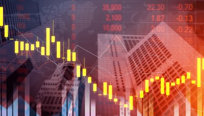 特朗普暴击三连:关税乱局、养老金炒币、逼宫英特尔CEO!