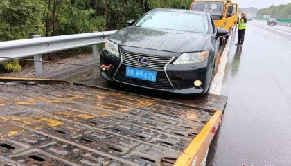 京昆高速山西阳泉段：货车铰链掉落致16辆车受损案件告破