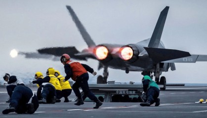 福建舰“无烟”弹射歼35,美国人念叨两件事,印度和日本同样感受到了巨大的压力