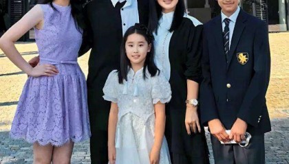 赵文卓曾是梅艳芳挚爱，30岁退圈，53岁父凭女贵成人生赢家