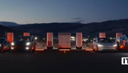 股价飙升之际，特斯拉董事长出售价值 3500 万美元的股票