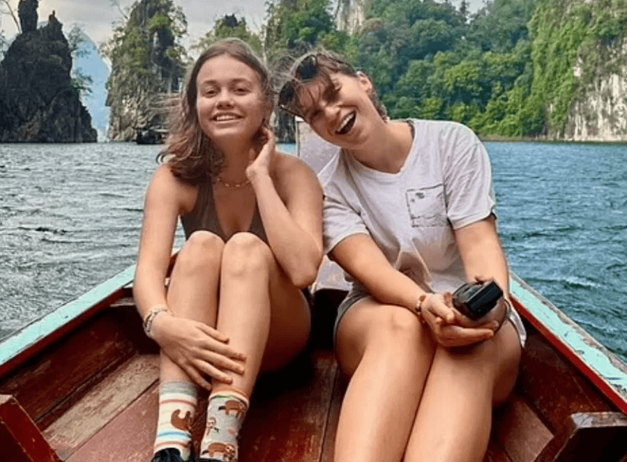 德国两少女赴美旅行，行程太松散未订住宿遭怀疑，被关押搜身遣返