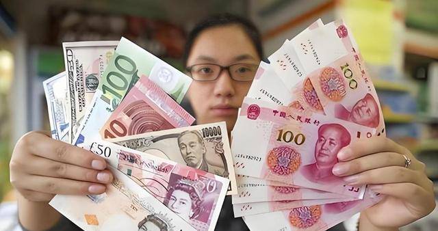 全球货币支付差距对比，美元49%，欧元跌至22%，人民币令人意外