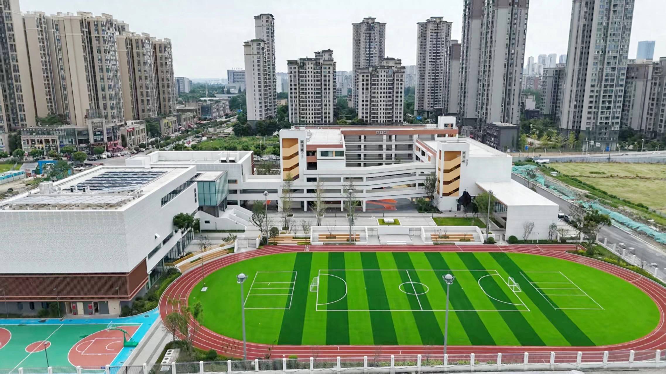 温江5所新建中小学9月投用