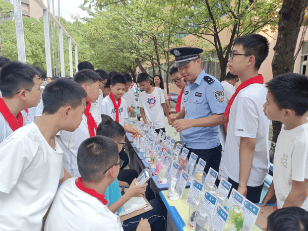 都匀市：开学第一课为起点筑牢学生禁毒 与法治思想防线