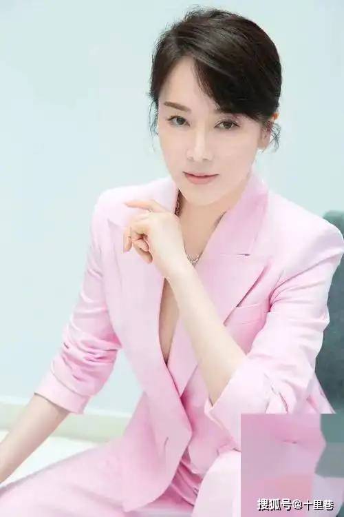 左小青：她曾是体操冠军，16岁被姜文带进娱乐圈，因长得太美绯闻多如牛毛
