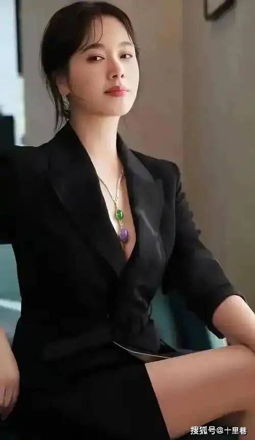 左小青：她曾是体操冠军，16岁被姜文带进娱乐圈，因长得太美绯闻多如牛毛