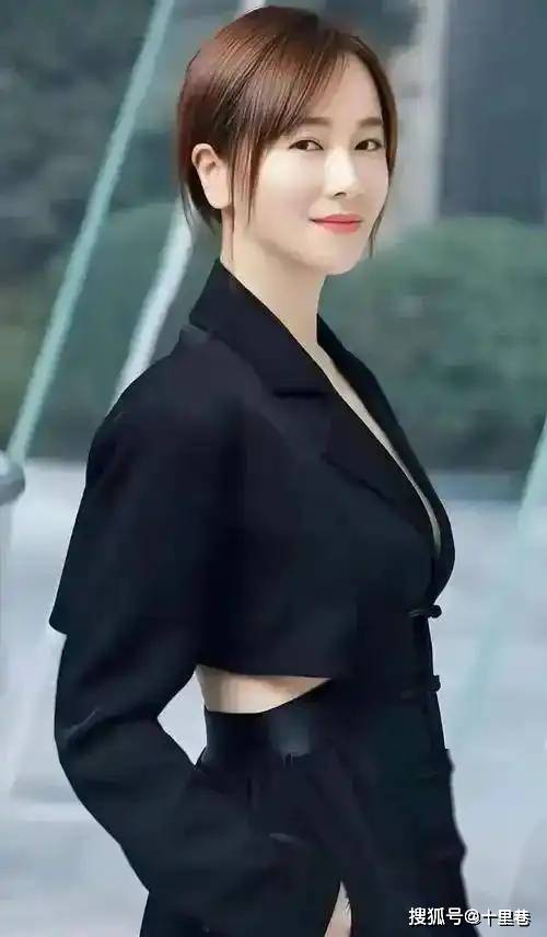 左小青：她曾是体操冠军，16岁被姜文带进娱乐圈，因长得太美绯闻多如牛毛
