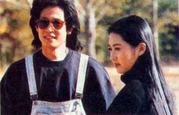 非典型帅哥王志文：曾被整个影视圈拒绝，靠啥成“女神收割机”？