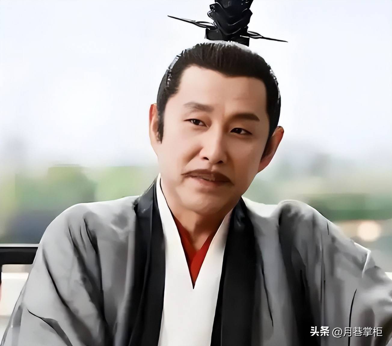 她曾是体操冠军，16岁被姜文带进娱乐圈，因长相太美绯闻数不清