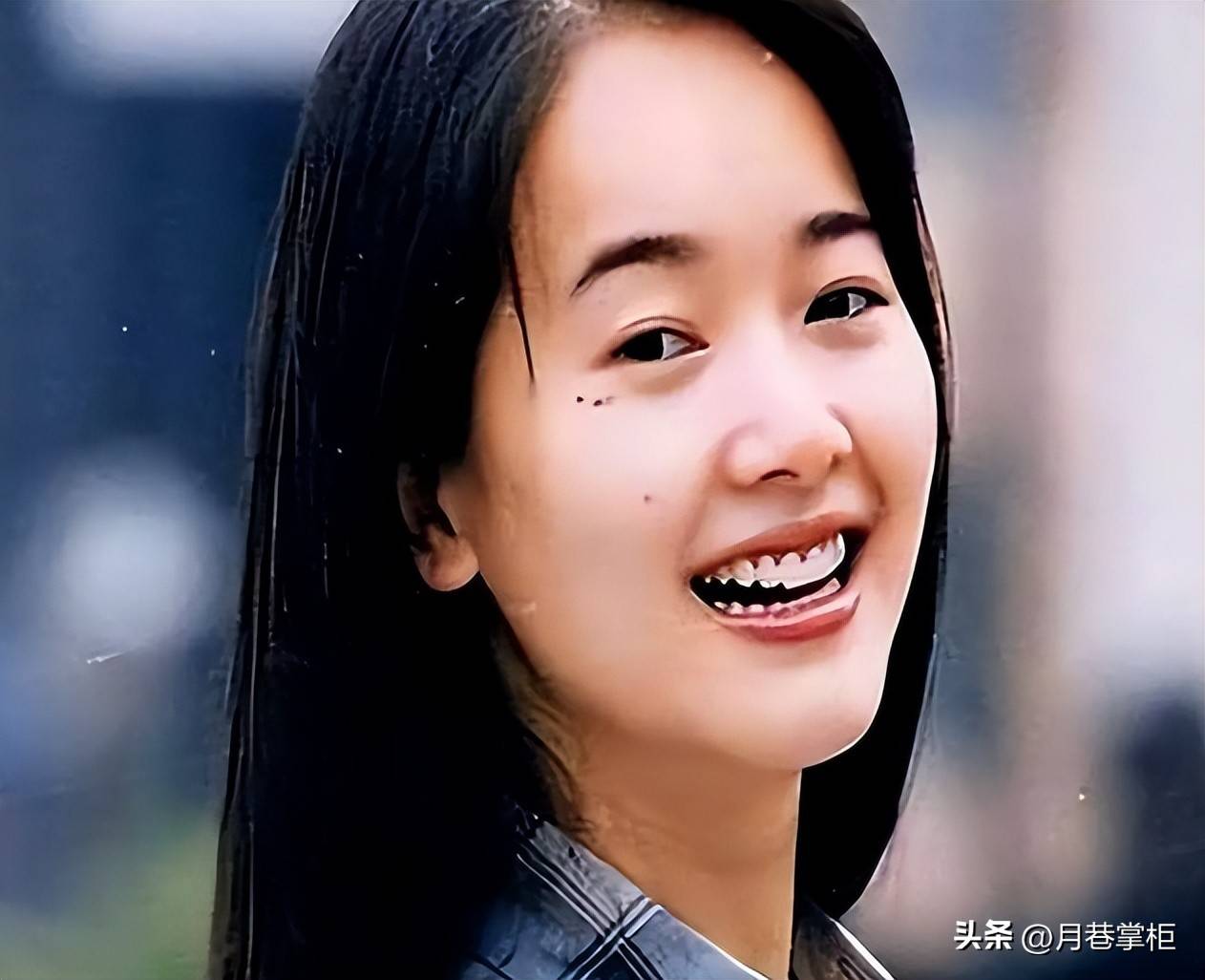 她曾是体操冠军，16岁被姜文带进娱乐圈，因长相太美绯闻数不清