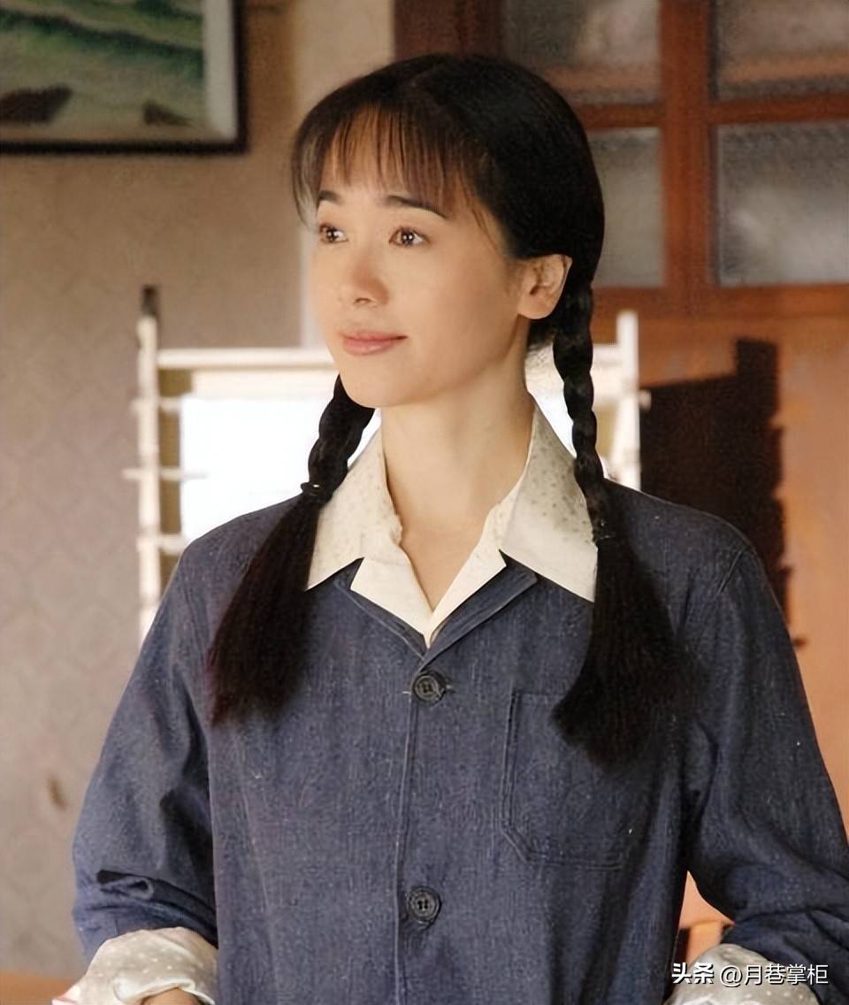 她曾是体操冠军，16岁被姜文带进娱乐圈，因长相太美绯闻数不清