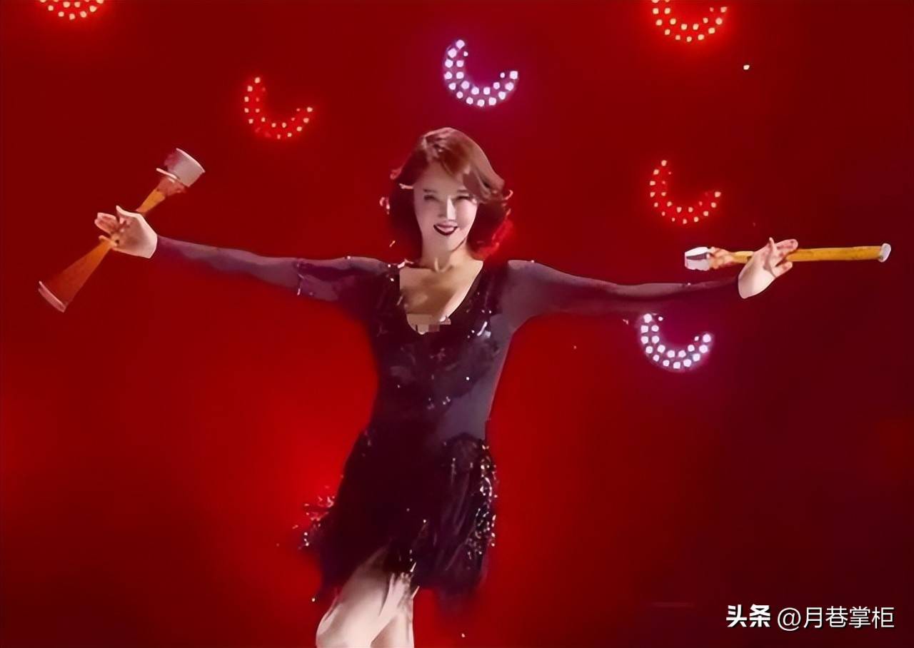 她曾是体操冠军，16岁被姜文带进娱乐圈，因长相太美绯闻数不清