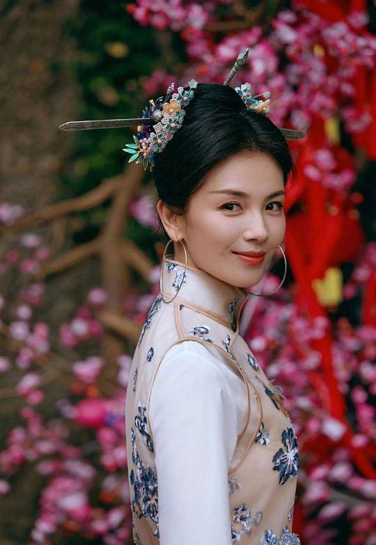 替夫还债、有私生女、炒币亏12亿…刘涛到底得罪了谁？